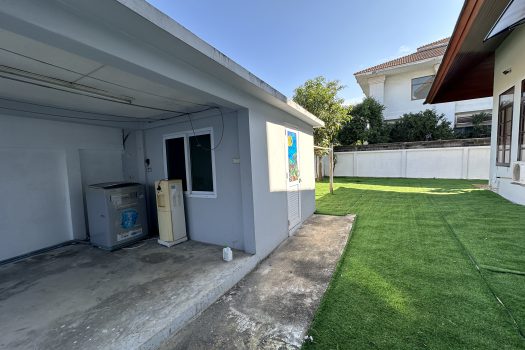 ขายด่วน บ้านสวย ร่มรื่น สไตล์รีสอร์ท พร้อมสระว่ายน้ำในตัว ซอย ศรีนครินทร์ 45 ทำเลดี เข้าออกได้หลายทาง 🏡