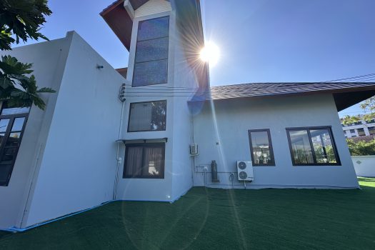 ขายด่วน บ้านสวย ร่มรื่น สไตล์รีสอร์ท พร้อมสระว่ายน้ำในตัว ซอย ศรีนครินทร์ 45 ทำเลดี เข้าออกได้หลายทาง 🏡