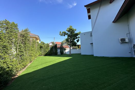 ขายด่วน บ้านสวย ร่มรื่น สไตล์รีสอร์ท พร้อมสระว่ายน้ำในตัว ซอย ศรีนครินทร์ 45 ทำเลดี เข้าออกได้หลายทาง 🏡