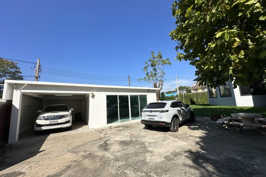 ขายด่วน บ้านสวย ร่มรื่น สไตล์รีสอร์ท พร้อมสระว่ายน้ำในตัว ซอย ศรีนครินทร์ 45 ทำเลดี เข้าออกได้หลายทาง 🏡