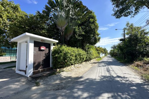 ขายด่วน บ้านสวย ร่มรื่น สไตล์รีสอร์ท พร้อมสระว่ายน้ำในตัว ซอย ศรีนครินทร์ 45 ทำเลดี เข้าออกได้หลายทาง 🏡