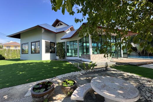 ขายด่วน บ้านสวย ร่มรื่น สไตล์รีสอร์ท พร้อมสระว่ายน้ำในตัว ซอย ศรีนครินทร์ 45 ทำเลดี เข้าออกได้หลายทาง 🏡