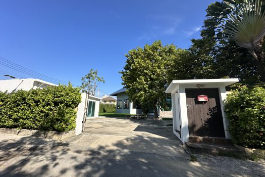 ขายด่วน บ้านสวย ร่มรื่น สไตล์รีสอร์ท พร้อมสระว่ายน้ำในตัว ซอย ศรีนครินทร์ 45 ทำเลดี เข้าออกได้หลายทาง 🏡