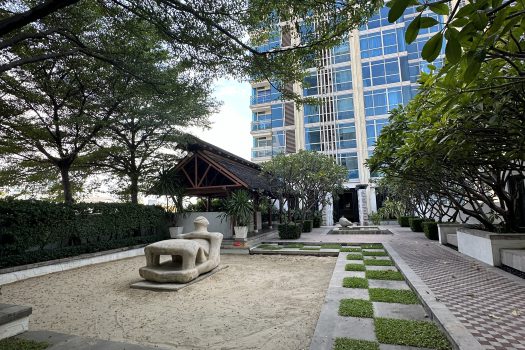 For Rent Luxury condo “Attheenee Residence” 3 BR 4 BR located in the heart of BKK 4 Min walk to BTS Ploenchit 🔥🔥