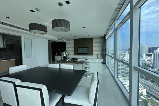 For Rent Luxury condo “Attheenee Residence” 3 BR 4 BR located in the heart of BKK 4 Min walk to BTS Ploenchit 🔥🔥