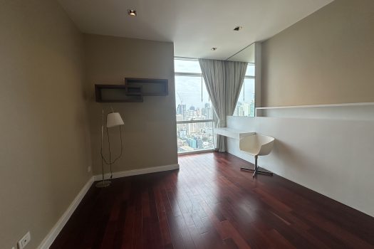 For Rent Luxury condo “Attheenee Residence” 3 BR 4 BR located in the heart of BKK 4 Min walk to BTS Ploenchit 🔥🔥