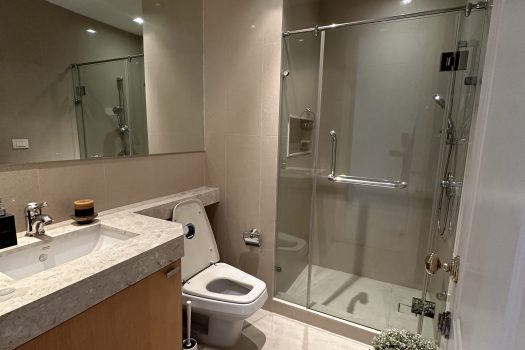 For Rent Luxury condo “Attheenee Residence” 3 BR 4 BR located in the heart of BKK 4 Min walk to BTS Ploenchit 🔥🔥