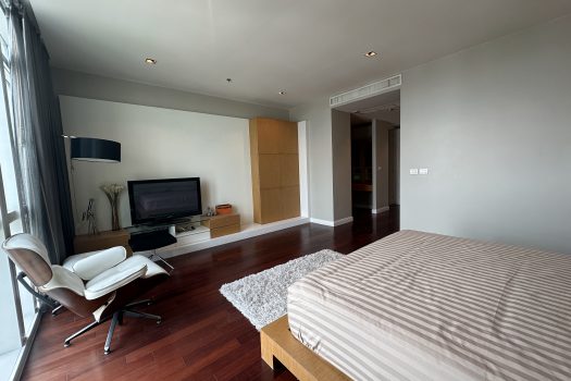 For Rent Luxury condo “Attheenee Residence” 3 BR 4 BR located in the heart of BKK 4 Min walk to BTS Ploenchit 🔥🔥