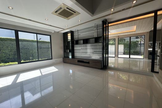 ขายบ้านสุดหรู ลดาวัลย์ รัตนาธิเบศร์ 4 ห้องนอน 4 ห้องน้ำ 208 ตร.ว. บ้านสวย สภาพมือ 1