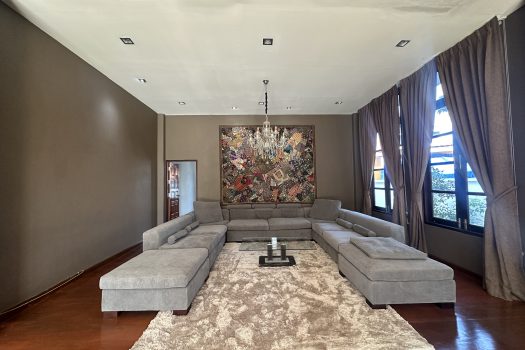 ขายด่วน บ้านสวย ร่มรื่น สไตล์รีสอร์ท พร้อมสระว่ายน้ำในตัว ซอย ศรีนครินทร์ 45 ทำเลดี เข้าออกได้หลายทาง 🏡