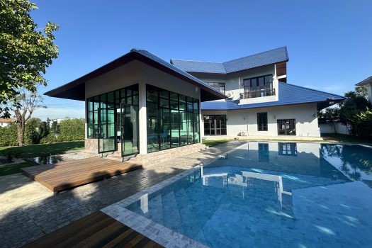 ขายด่วน บ้านสวย ร่มรื่น สไตล์รีสอร์ท พร้อมสระว่ายน้ำในตัว ซอย ศรีนครินทร์ 45 ทำเลดี เข้าออกได้หลายทาง 🏡