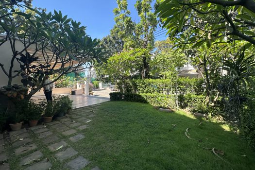 ขายบ้านเดี่ยว หลังมุม สุดหรู ทำเลดีมาก ใจกลางพัฒนาการ 30 พื้นที่ 100.5 ตร.วา 🏡