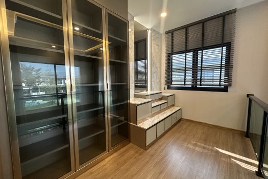 ขายราคาดีมาก บ้านหรูโครงการ บริทาเนีย บางนา-สุวรรณภูมิ กม.26 บ้านสวย วิวสวน ต่อเติมเยี่ยม 4 ห้องนอน 4 ห้องน้ำ