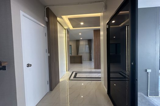 ขายราคาดีมาก บ้านหรูโครงการ บริทาเนีย บางนา-สุวรรณภูมิ กม.26 บ้านสวย วิวสวน ต่อเติมเยี่ยม 4 ห้องนอน 4 ห้องน้ำ