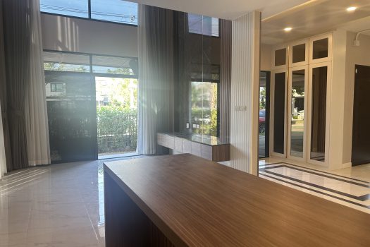 ขายราคาดีมาก บ้านหรูโครงการ บริทาเนีย บางนา-สุวรรณภูมิ กม.26 บ้านสวย วิวสวน ต่อเติมเยี่ยม 4 ห้องนอน 4 ห้องน้ำ