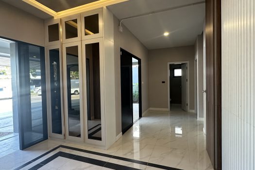 ขายราคาดีมาก บ้านหรูโครงการ บริทาเนีย บางนา-สุวรรณภูมิ กม.26 บ้านสวย วิวสวน ต่อเติมเยี่ยม 4 ห้องนอน 4 ห้องน้ำ