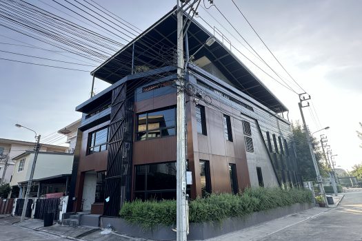 ขาย Home Office โครงการ พฤกษาวิลล์ 65/2 ศรีสมาน หลังมุม ต่อเติมสวย เต็มพื้นที่ ตอบโจทย์ทุกการใช้งาน ทำเลดีมาก ติดห้างโรบินสันศรีสมานเพียง 100 เมตร