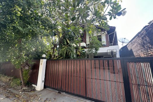 ขายบ้านใน หมู่บ้านเสรี พระราม 9 ทำเลดีมาก เข้าออกได้หลายทางทั้ง พระราม 9 และพัฒนาการ 4 ห้องนอน 74 ตร.วา บ้านสวย ร่มรื่นมากก🌳🏡 🔥 ขายราคาเพียง 23,000,000 บาท 🔥