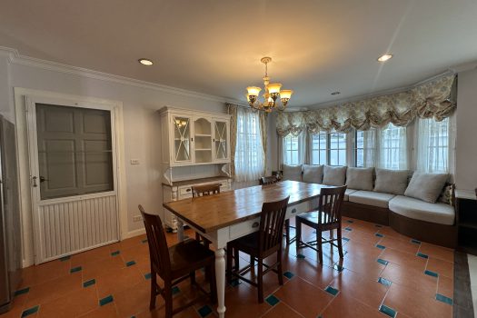 For Rent: Fantasia Villa 3 very nice and cozy house suitable for big family, decorate in Victorian style located in Sukhumvit 109- and 5-mins drive to BTS Bearing near several top international schools