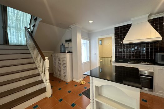 For Rent: Fantasia Villa 3 very nice and cozy house suitable for big family, decorate in Victorian style located in Sukhumvit 109- and 5-mins drive to BTS Bearing near several top international schools