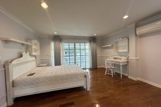 For Rent: Fantasia Villa 3 very nice and cozy house suitable for big family, decorate in Victorian style located in Sukhumvit 109- and 5-mins drive to BTS Bearing near several top international schools