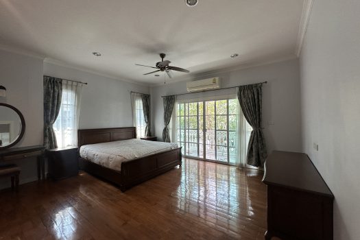 For Rent: Fantasia Villa 3 very nice and cozy house suitable for big family, decorate in Victorian style located in Sukhumvit 109- and 5-mins drive to BTS Bearing near several top international schools