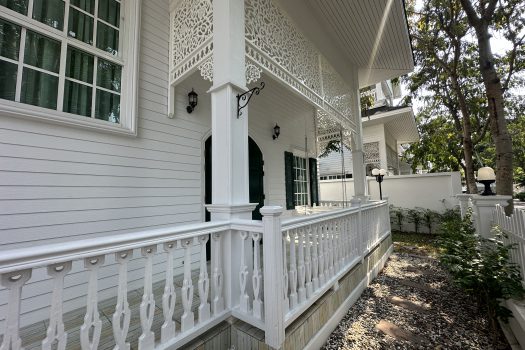 For Rent: Fantasia Villa 3 very nice and cozy house suitable for big family, decorate in Victorian style located in Sukhumvit 109- and 5-mins drive to BTS Bearing near several top international schools