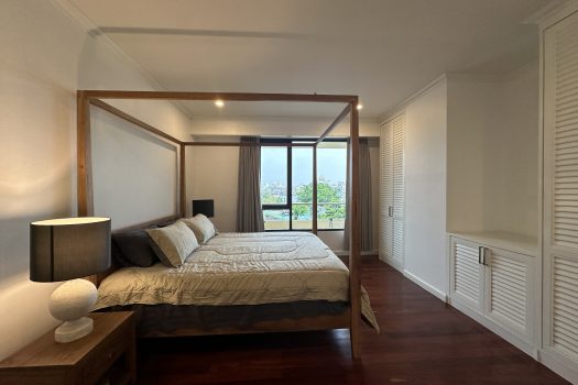 For Sale/Rent: Baan Chao Praya Condominium 1 BR 94 Sq.m beautiful room with spectacular river views/ good location close to BTS Khlong San