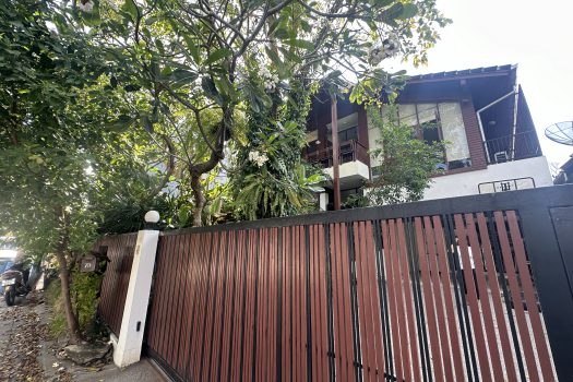 ขายบ้านใน หมู่บ้านเสรี พระราม 9 ทำเลดีมาก เข้าออกได้หลายทางทั้ง พระราม 9 และพัฒนาการ 4 ห้องนอน 74 ตร.วา บ้านสวย ร่มรื่นมากก🌳🏡 🔥 ขายราคาเพียง 23,000,000 บาท 🔥