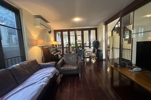 ขายบ้านใน หมู่บ้านเสรี พระราม 9 ทำเลดีมาก เข้าออกได้หลายทางทั้ง พระราม 9 และพัฒนาการ 4 ห้องนอน 74 ตร.วา บ้านสวย ร่มรื่นมากก🌳🏡 🔥 ขายราคาเพียง 23,000,000 บาท 🔥