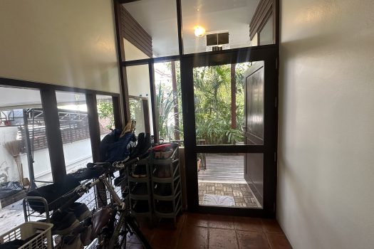 ขายบ้านใน หมู่บ้านเสรี พระราม 9 ทำเลดีมาก เข้าออกได้หลายทางทั้ง พระราม 9 และพัฒนาการ 4 ห้องนอน 74 ตร.วา บ้านสวย ร่มรื่นมากก🌳🏡 🔥 ขายราคาเพียง 23,000,000 บาท 🔥