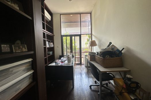 ขายบ้านใน หมู่บ้านเสรี พระราม 9 ทำเลดีมาก เข้าออกได้หลายทางทั้ง พระราม 9 และพัฒนาการ 4 ห้องนอน 74 ตร.วา บ้านสวย ร่มรื่นมากก🌳🏡 🔥 ขายราคาเพียง 23,000,000 บาท 🔥