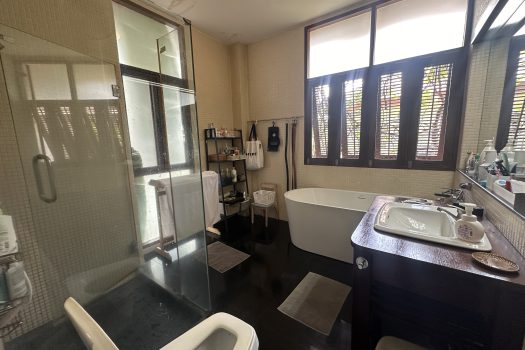 ขายบ้านใน หมู่บ้านเสรี พระราม 9 ทำเลดีมาก เข้าออกได้หลายทางทั้ง พระราม 9 และพัฒนาการ 4 ห้องนอน 74 ตร.วา บ้านสวย ร่มรื่นมากก🌳🏡 🔥 ขายราคาเพียง 23,000,000 บาท 🔥