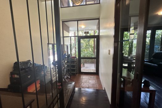 ขายบ้านใน หมู่บ้านเสรี พระราม 9 ทำเลดีมาก เข้าออกได้หลายทางทั้ง พระราม 9 และพัฒนาการ 4 ห้องนอน 74 ตร.วา บ้านสวย ร่มรื่นมากก🌳🏡 🔥 ขายราคาเพียง 23,000,000 บาท 🔥