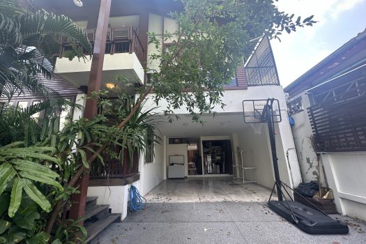 ขายบ้านใน หมู่บ้านเสรี พระราม 9 ทำเลดีมาก เข้าออกได้หลายทางทั้ง พระราม 9 และพัฒนาการ 4 ห้องนอน 74 ตร.วา บ้านสวย ร่มรื่นมากก🌳🏡 🔥 ขายราคาเพียง 23,000,000 บาท 🔥