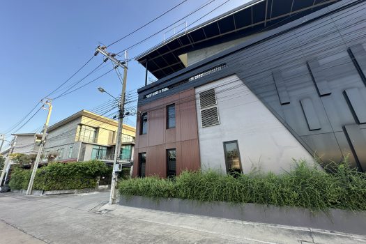 ขาย Home Office โครงการ พฤกษาวิลล์ 65/2 ศรีสมาน หลังมุม ต่อเติมสวย เต็มพื้นที่ ตอบโจทย์ทุกการใช้งาน ทำเลดีมาก ติดห้างโรบินสันศรีสมานเพียง 100 เมตร