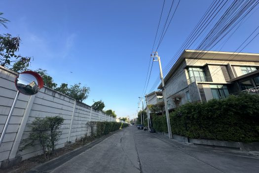 ขาย Home Office โครงการ พฤกษาวิลล์ 65/2 ศรีสมาน หลังมุม ต่อเติมสวย เต็มพื้นที่ ตอบโจทย์ทุกการใช้งาน ทำเลดีมาก ติดห้างโรบินสันศรีสมานเพียง 100 เมตร