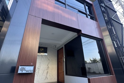 ขาย Home Office โครงการ พฤกษาวิลล์ 65/2 ศรีสมาน หลังมุม ต่อเติมสวย เต็มพื้นที่ ตอบโจทย์ทุกการใช้งาน ทำเลดีมาก ติดห้างโรบินสันศรีสมานเพียง 100 เมตร