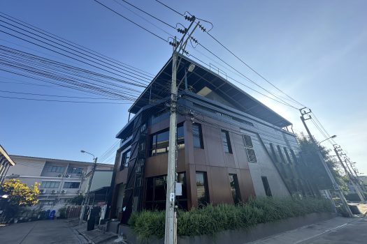 ขาย Home Office โครงการ พฤกษาวิลล์ 65/2 ศรีสมาน หลังมุม ต่อเติมสวย เต็มพื้นที่ ตอบโจทย์ทุกการใช้งาน ทำเลดีมาก ติดห้างโรบินสันศรีสมานเพียง 100 เมตร