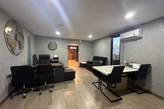 ขาย Home Office โครงการ พฤกษาวิลล์ 65/2 ศรีสมาน หลังมุม ต่อเติมสวย เต็มพื้นที่ ตอบโจทย์ทุกการใช้งาน ทำเลดีมาก ติดห้างโรบินสันศรีสมานเพียง 100 เมตร