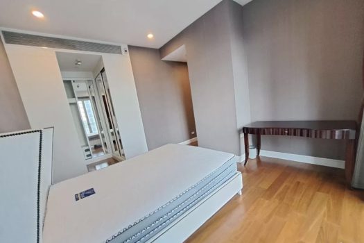 ขาย/เช่า คอนโดหรู คิว หลังสวน (Q Langsuan) 3 ห้องนอน 4 ห้องน้ำ คอนโดทำเลดี ใกล้ BTS ราชดำริ