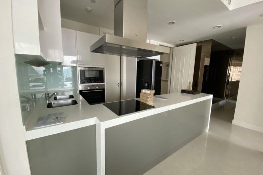 ขาย/เช่า คอนโดหรู คิว หลังสวน (Q Langsuan) 3 ห้องนอน 4 ห้องน้ำ คอนโดทำเลดี ใกล้ BTS ราชดำริ