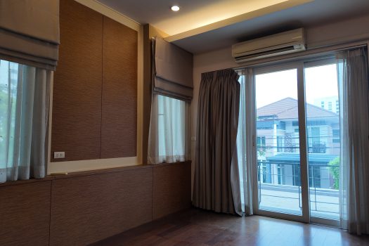 𝐓𝐡𝐞 𝐆𝐚𝐥𝐥𝐞𝐫𝐲 𝐇𝐨𝐮𝐬𝐞 ลาดพร้าว ซอย 1 63.5 ตร.ว. หลังมุม บ้านสวย สภาพดี ทำเลใจกลางลาดพร้าว