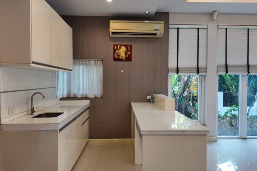 𝐓𝐡𝐞 𝐆𝐚𝐥𝐥𝐞𝐫𝐲 𝐇𝐨𝐮𝐬𝐞 ลาดพร้าว ซอย 1 63.5 ตร.ว. หลังมุม บ้านสวย สภาพดี ทำเลใจกลางลาดพร้าว