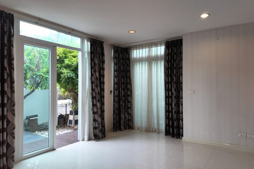 𝐓𝐡𝐞 𝐆𝐚𝐥𝐥𝐞𝐫𝐲 𝐇𝐨𝐮𝐬𝐞 ลาดพร้าว ซอย 1 63.5 ตร.ว. หลังมุม บ้านสวย สภาพดี ทำเลใจกลางลาดพร้าว