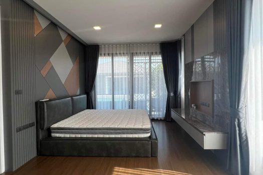 ขาย/เช่า บ้านเดี่ยว หมู่บ้าน แกรนด์บริทาเนีย บางนา กม.12 บ้านสวย หลังมุม ทำเลดี