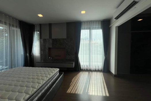 ขาย/เช่า บ้านเดี่ยว หมู่บ้าน แกรนด์บริทาเนีย บางนา กม.12 บ้านสวย หลังมุม ทำเลดี