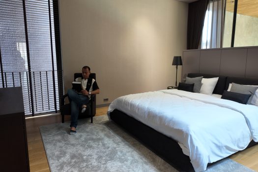 บ้านเดี่ยว สไตล์ 𝗨𝗻𝗶𝗾𝘂𝗲 𝗠𝗼𝗱𝗲𝗿𝗻 𝟯 ชั้น ซอยนาคนิวาส 𝟯𝟳 แยก 𝟮-𝟵 บ้านใหม่ แต่งสวยมาก พร้อมสระว่ายน้ำในตัวและลิฟท์