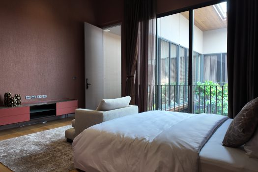 บ้านเดี่ยว สไตล์ 𝗨𝗻𝗶𝗾𝘂𝗲 𝗠𝗼𝗱𝗲𝗿𝗻 𝟯 ชั้น ซอยนาคนิวาส 𝟯𝟳 แยก 𝟮-𝟵 บ้านใหม่ แต่งสวยมาก พร้อมสระว่ายน้ำในตัวและลิฟท์