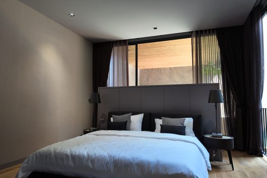 บ้านเดี่ยว สไตล์ 𝗨𝗻𝗶𝗾𝘂𝗲 𝗠𝗼𝗱𝗲𝗿𝗻 𝟯 ชั้น ซอยนาคนิวาส 𝟯𝟳 แยก 𝟮-𝟵 บ้านใหม่ แต่งสวยมาก พร้อมสระว่ายน้ำในตัวและลิฟท์